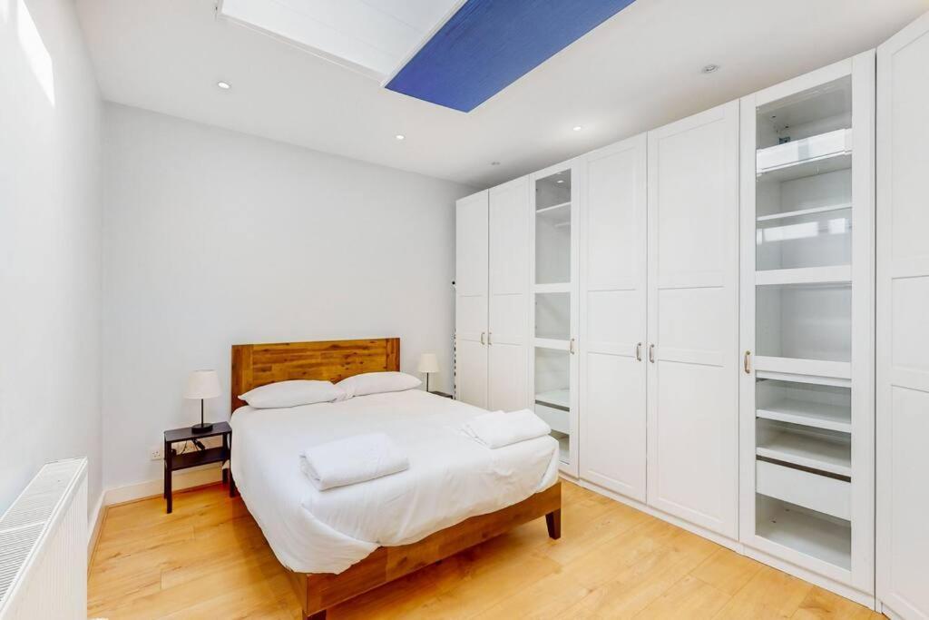 Lägenhet Spacious 2 Bedroom Flat With Garden In Acton *