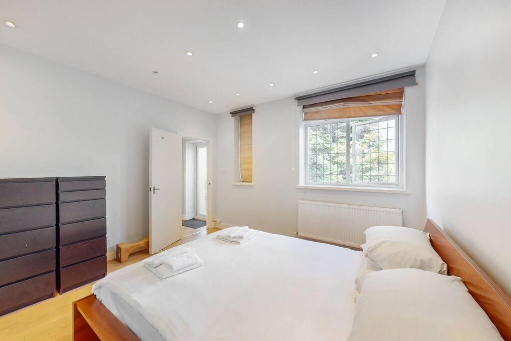 Lägenhet Spacious 2 Bedroom Flat With Garden In Acton London