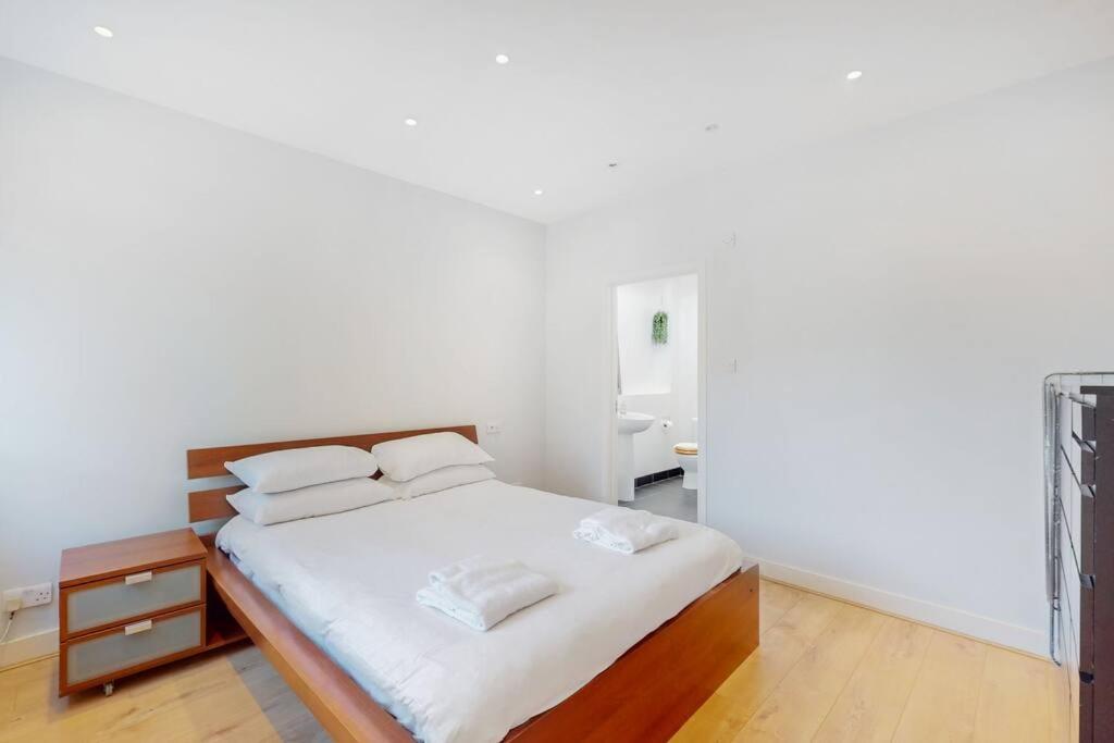 Lägenhet Spacious 2 Bedroom Flat With Garden In Acton