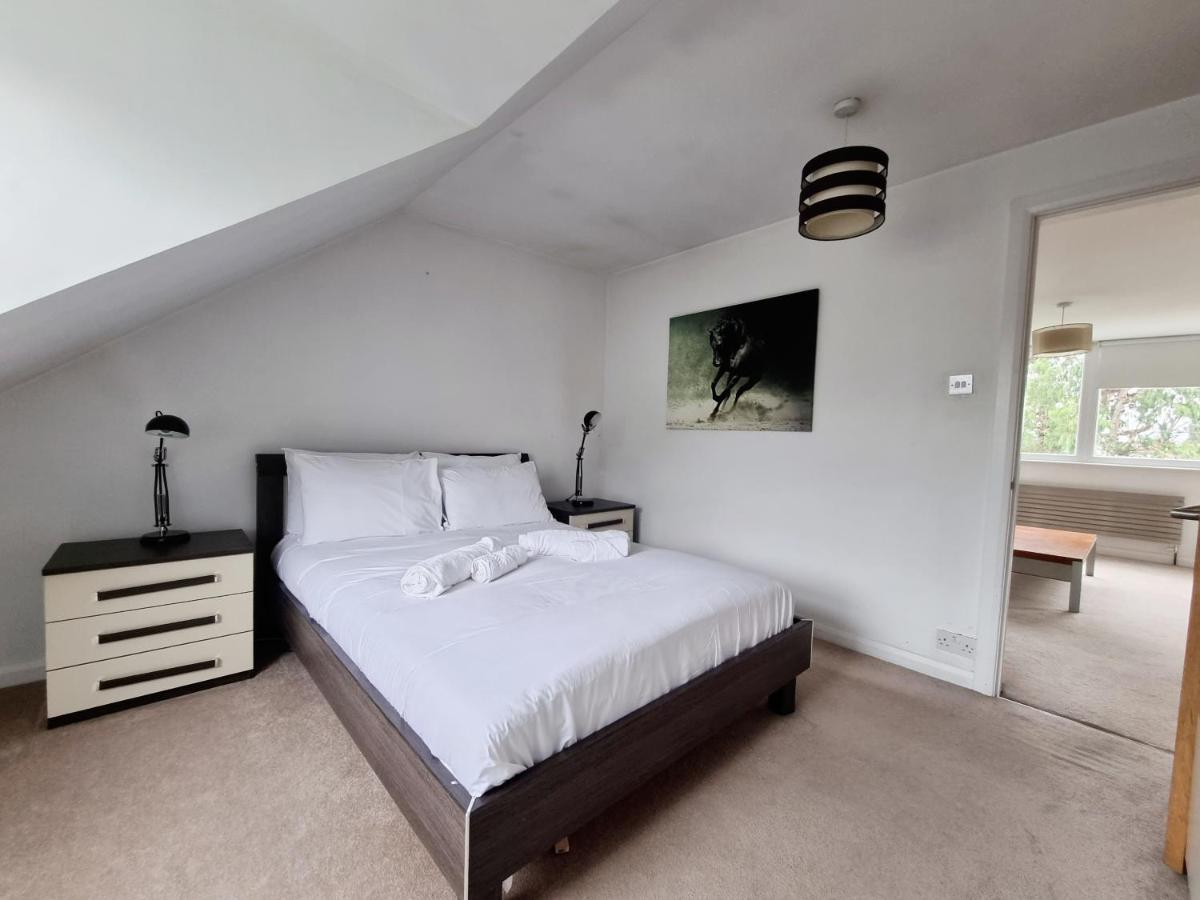 Appartement Bright Top Floor, 1 Bed In Great Location *