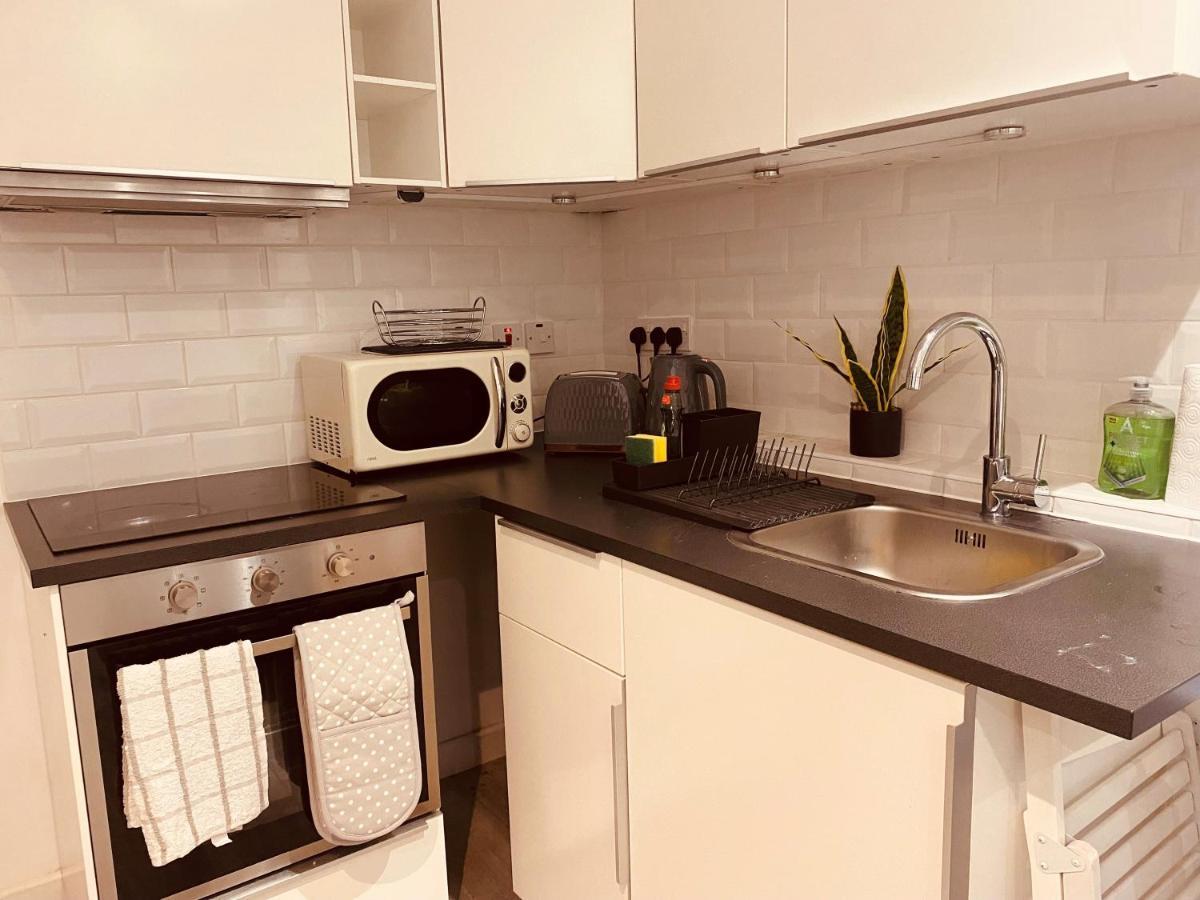 Modern 1 Bed Flat In The Heart Of Hackney London
