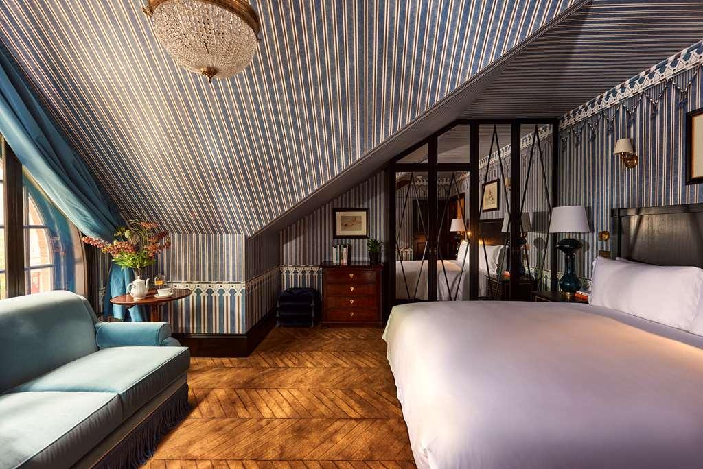 The Twenty Two * Londra