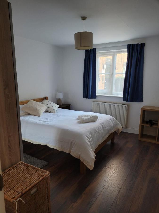 Lägenhet Comfortable Two Bedroom Modern London