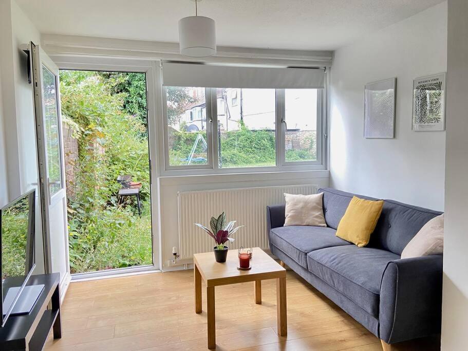 Appartement Stylish & Tranquil Flat With Excellent Connections *