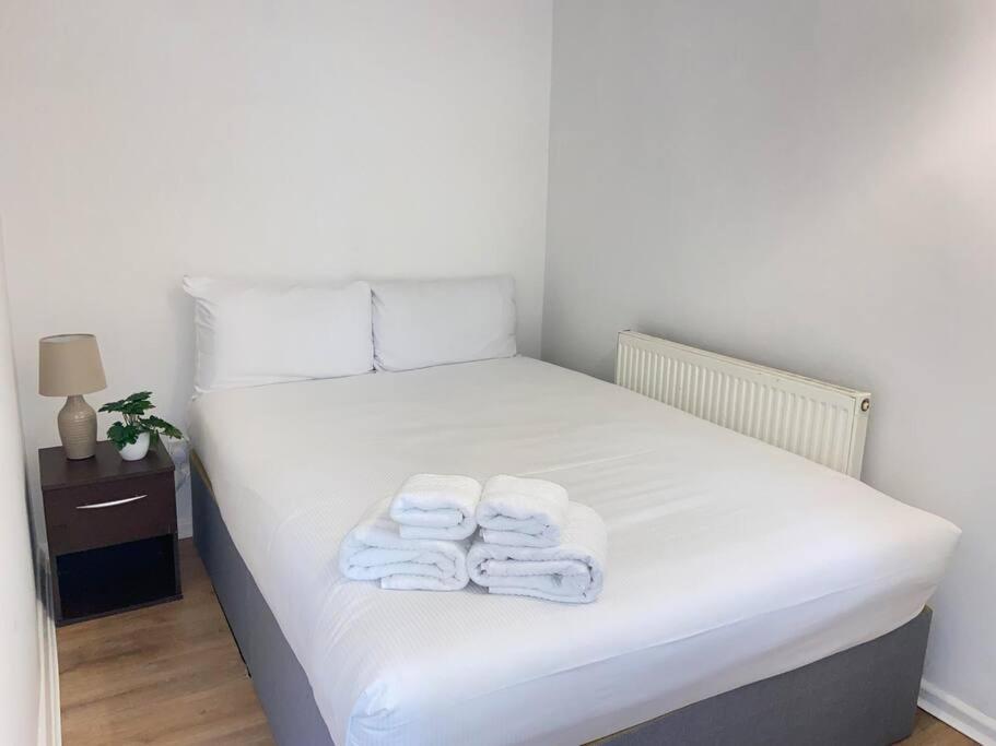 Appartement Stylish & Tranquil Flat With Excellent Connections Londen