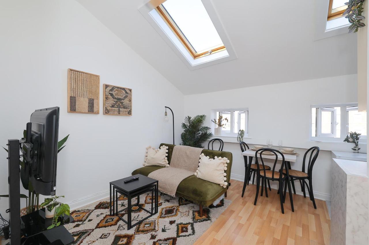 Cosy 1 Bedroom Floor On Edgware Road * Londen