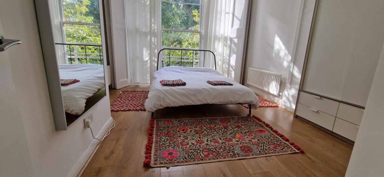 Primrose Hill - Charming, Cosy, 2 Double Bedrooms Appartement