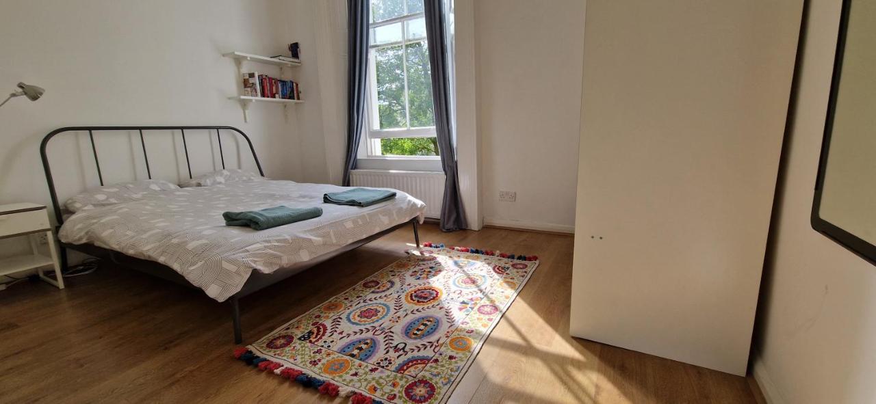 Primrose Hill - Charming, Cosy, 2 Double Bedrooms * Londen