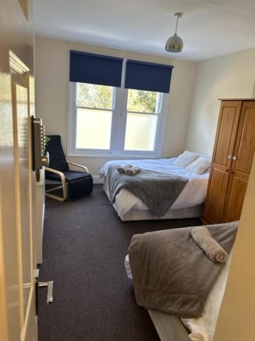 Spacious 5-bed Retreat Apartment London