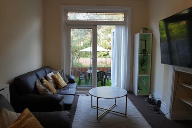 Spacious 5-bed Retreat * London
