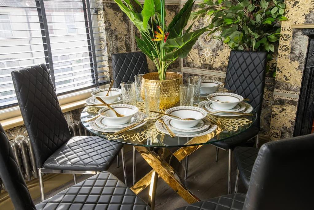 Lejlighed Lux Versace Pad Sleeps 10 Hot Tub, Cinema & Games London