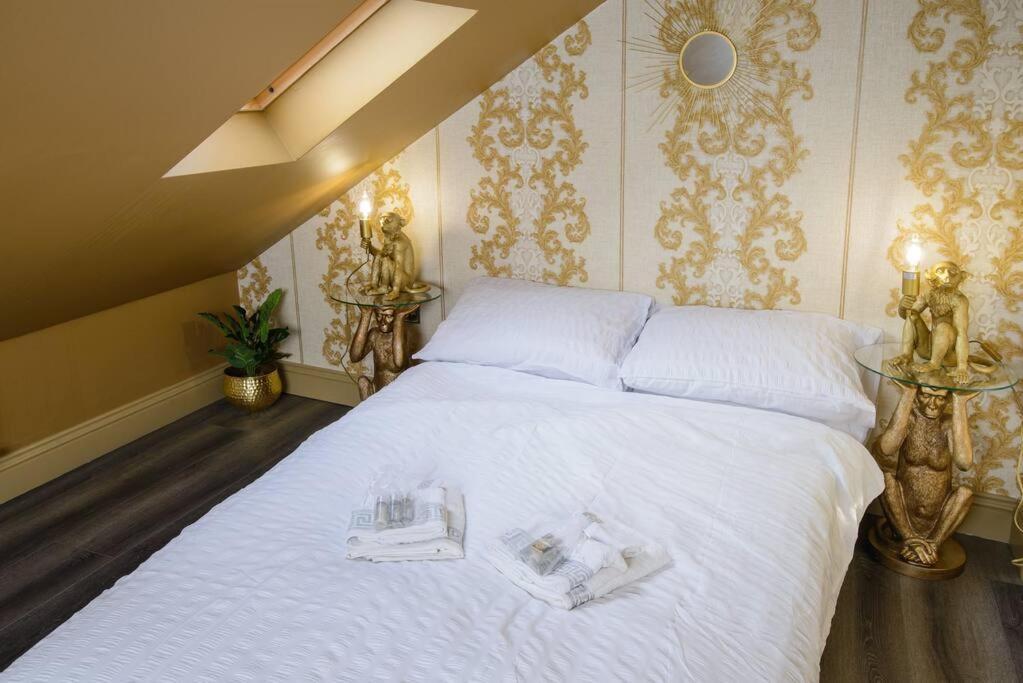 Lejlighed Lux Versace Pad Sleeps 10 Hot Tub, Cinema & Games
