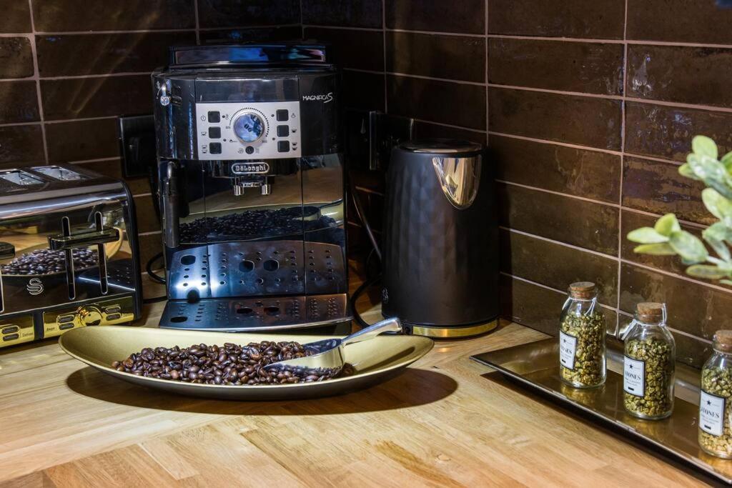 Lux Versace Pad Sleeps 10 Hot Tub, Cinema & Games Lejlighed