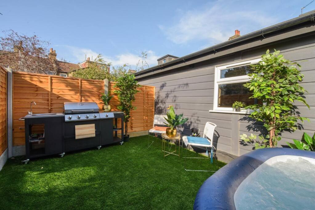 Lejlighed Lux Versace Pad Sleeps 10 Hot Tub, Cinema & Games London