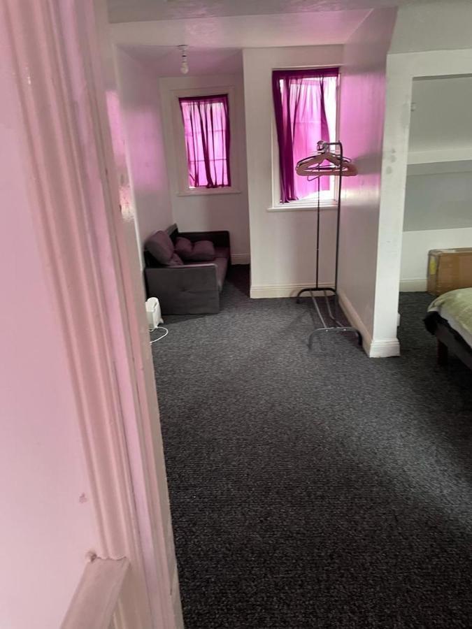 Homestay One To With Fantastic Host London