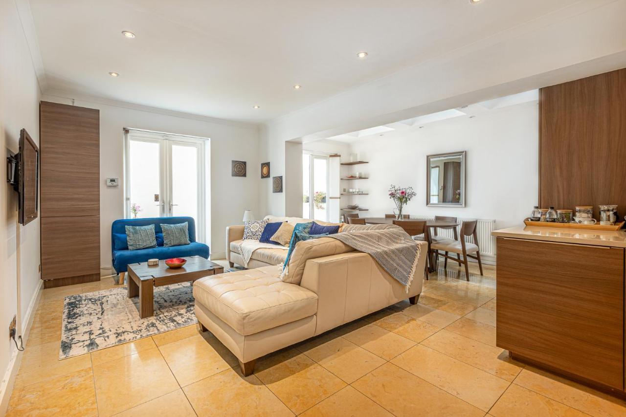 Stunning 2br Flat W2 Patio In Kensington * Londen