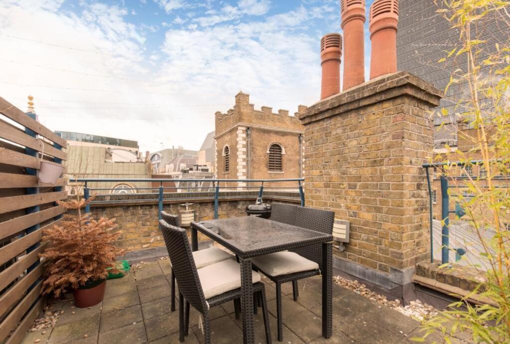 Appartement 1 Bed With Roof Terrace Londen
