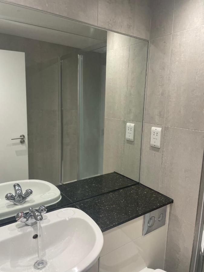 1 Bed With Roof Terrace * Londen