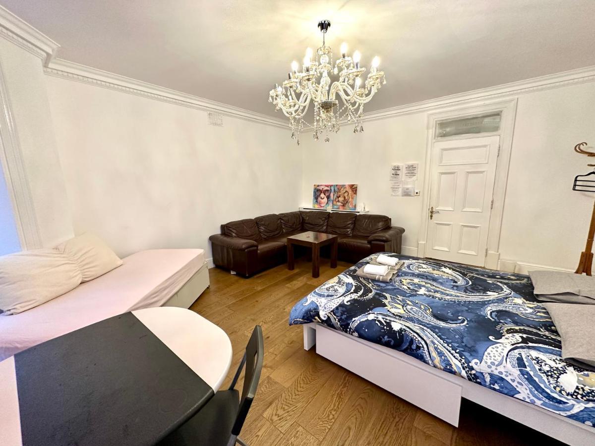1 Step To Station! Double In Marylebone&paddington, , #room Name Is Tokyo# Privatunterkunft