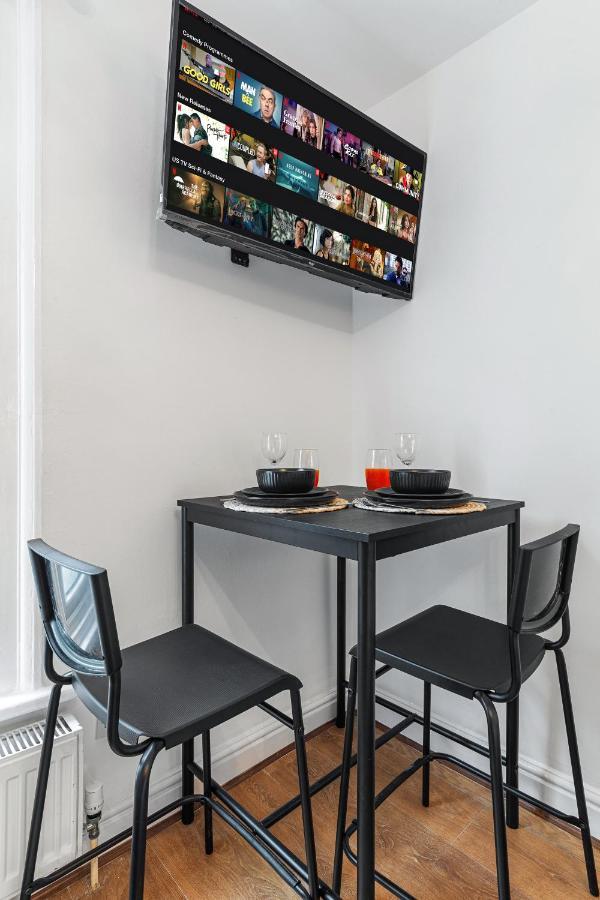 Modern Gem Brixton Centre Cozy & Comfort Charis Appartement Londen