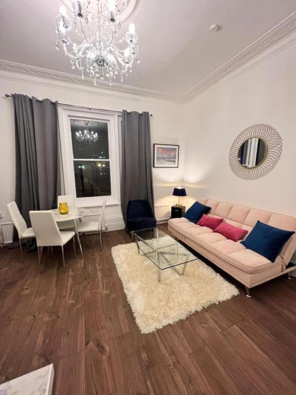 Iconic One Bed In Chiswick London