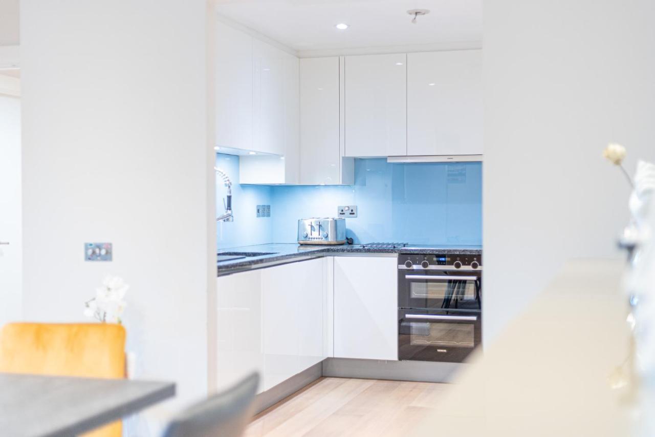 Luxurious Modern 3br Flat In Prime Canary Wharf * London