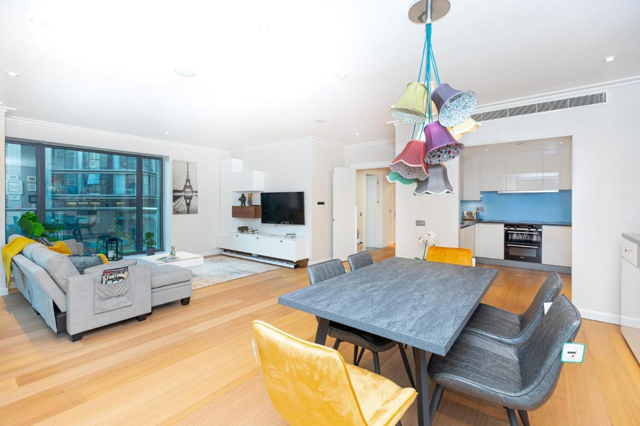 Luxurious Modern 3br Flat In Prime Canary Wharf Apartment *