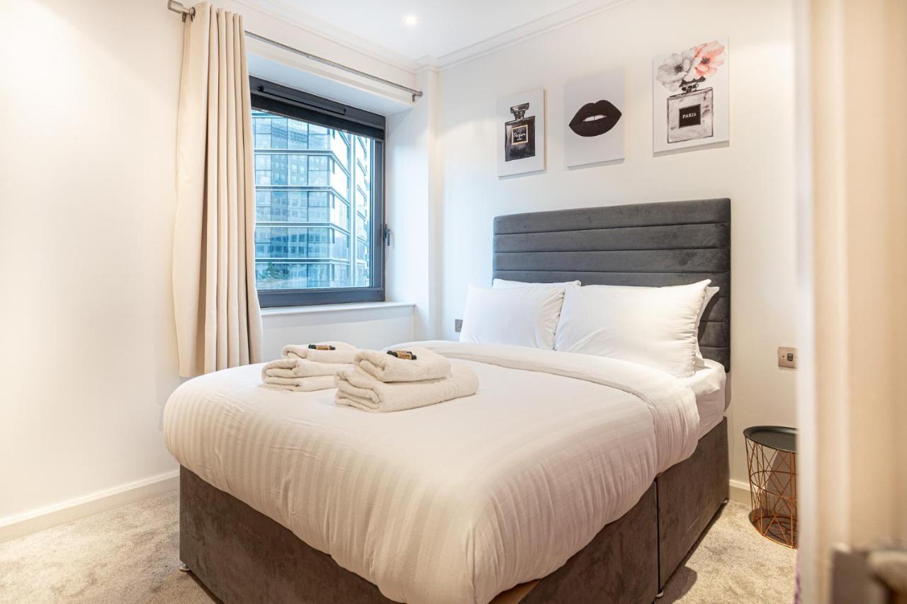 Luxurious Modern 3br Flat In Prime Canary Wharf Apartment London