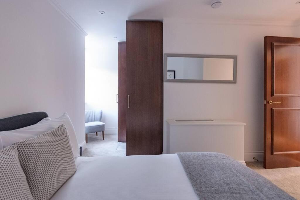 Modern, Luxurious 1br Flat- Heart Of Covent Garden Lejlighed London