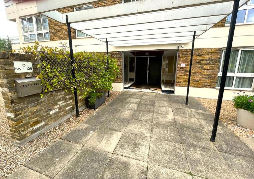 Bright 1bed Putney Apt With Leafy Views Lejlighed London