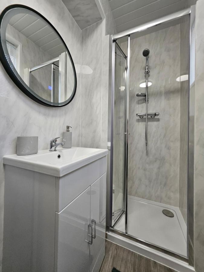 Battersea Park Apartment *