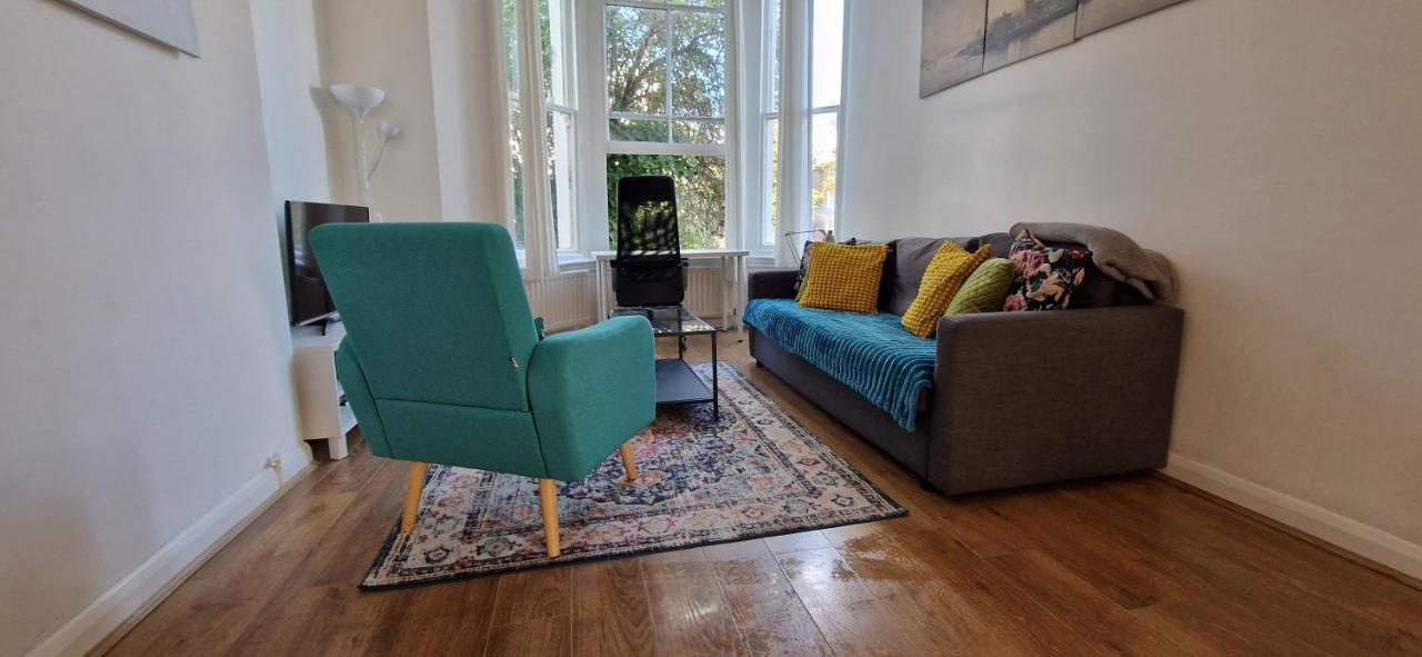 Appartement Primrose Hill - Charming, Cosy, 2 Double Bedrooms Londen