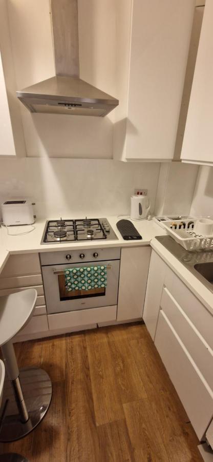 Primrose Hill - Charming, Cosy, 2 Double Bedrooms Appartement Londen