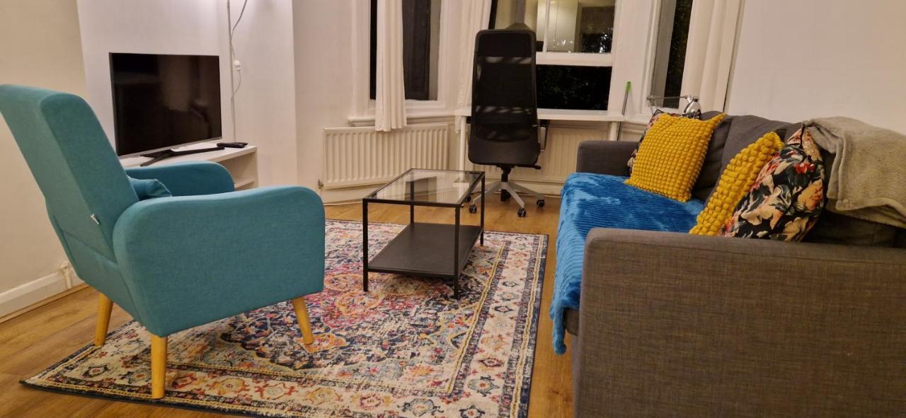 Primrose Hill - Charming, Cosy, 2 Double Bedrooms Londen