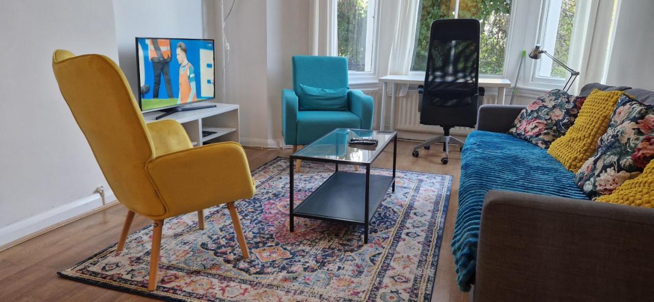 Primrose Hill - Charming, Cosy, 2 Double Bedrooms Appartement *