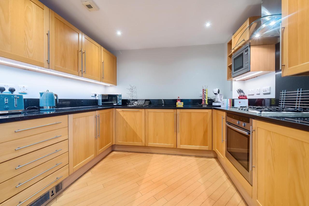 Roomspace Serviced - The Courtyard Penthouse * London