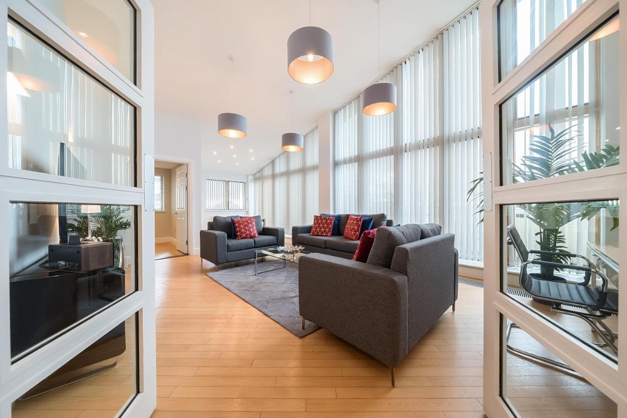 Roomspace Serviced - The Courtyard Penthouse London