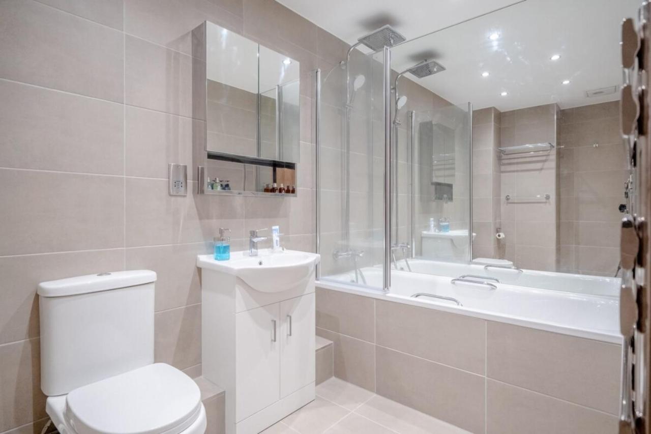 Lägenhet 2bd Flat W River View Balcony - Vauxhall!