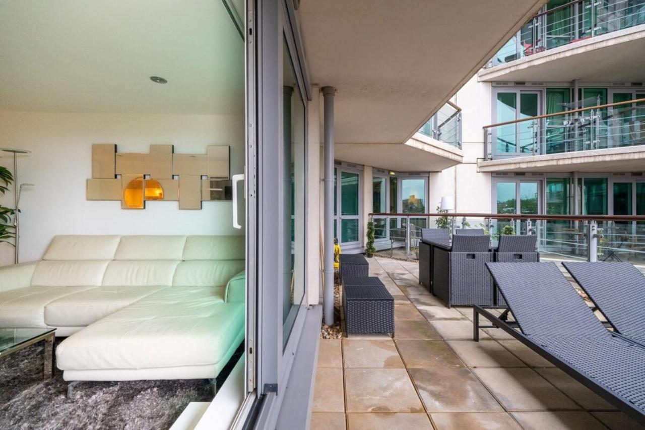 2bd Flat W River View Balcony - Vauxhall! Lägenhet