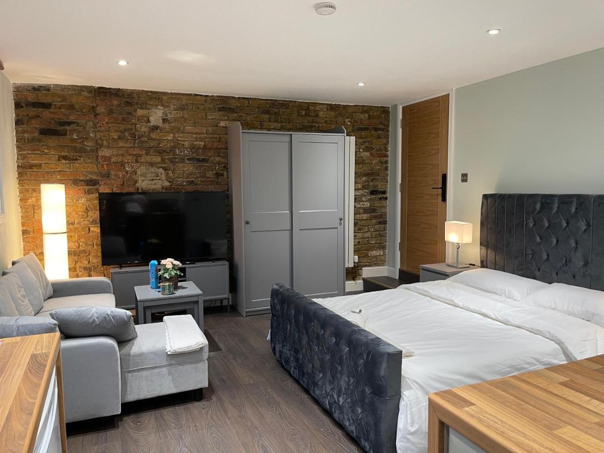 Appartement Cosy Flat With Balcony In Heart Of