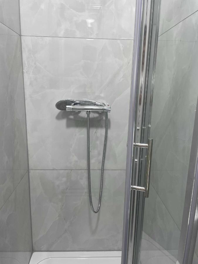 Flat Private Shower Wc And Kitchenette Appartement