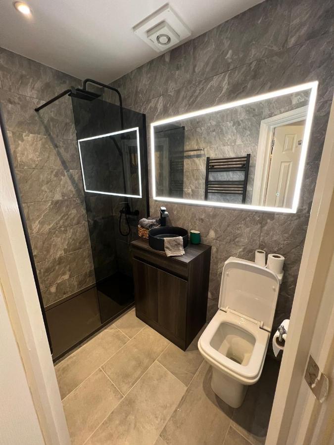 Newly Renovated Modern In West Kensington Leilighet *
