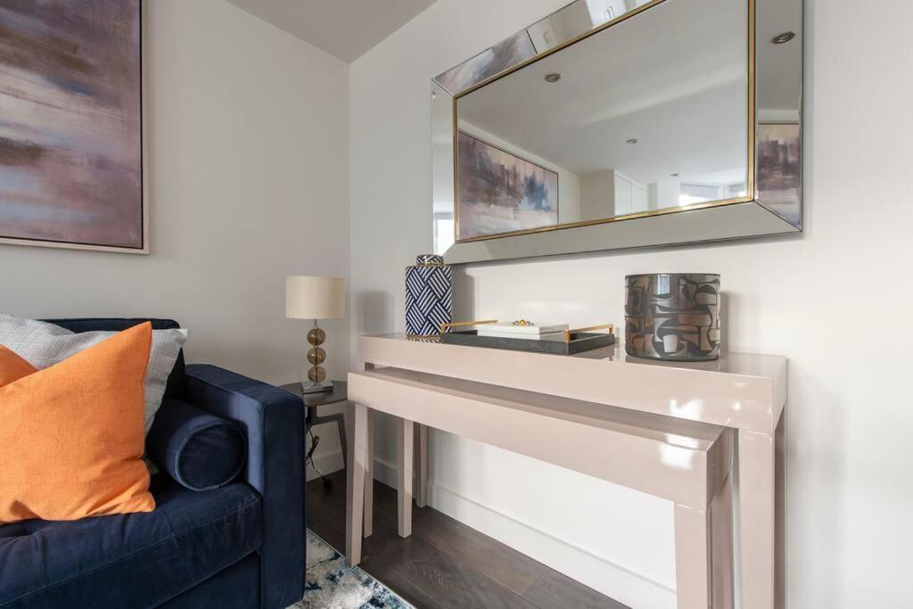 Elevated Elegance: 1br 1ba Flat In Wellmeadow Rd Lejlighed