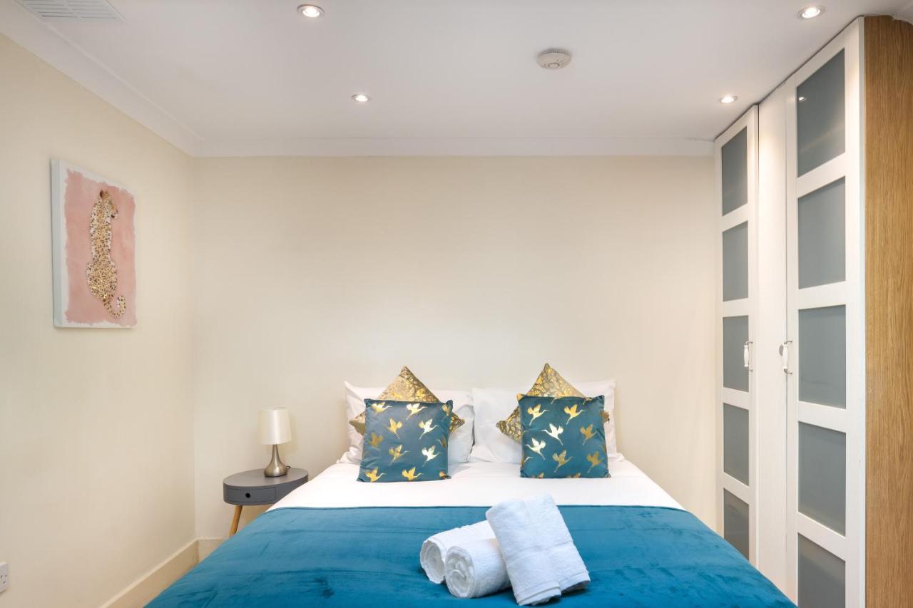 Stunning 3 Bed Townhouse Lägenhet London