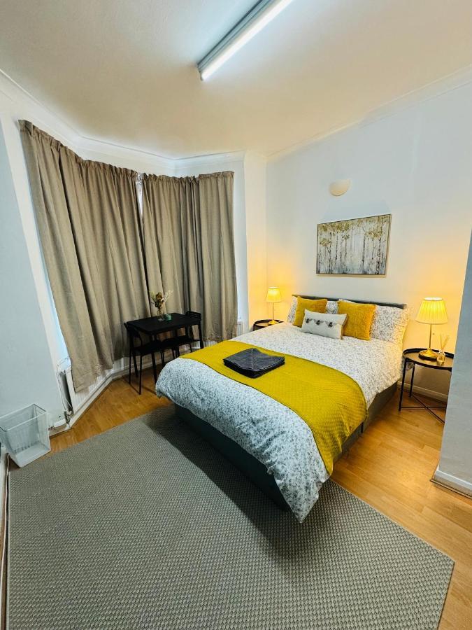 2 Bedrooms House Near Central Semesterbostad London