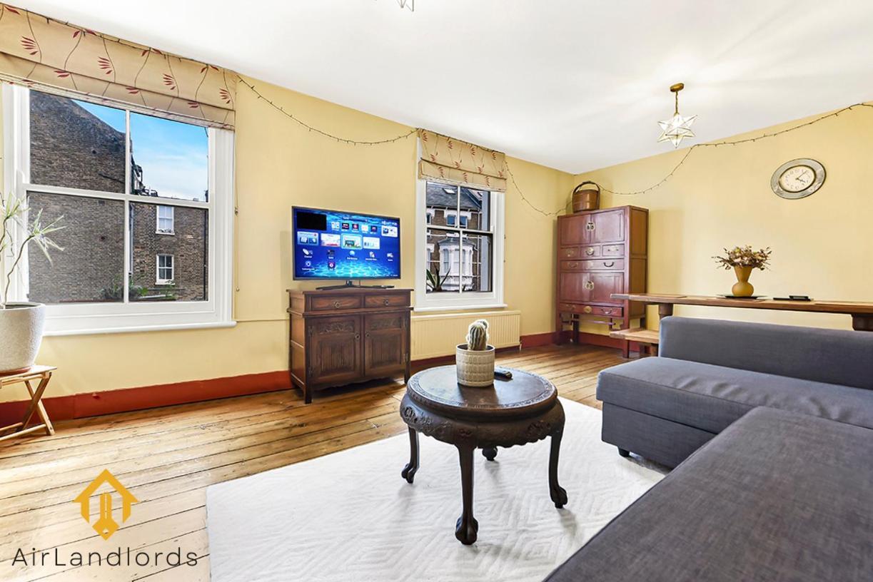 Peaceful 2-bedroom Flat Near Queens Park Station * Londra