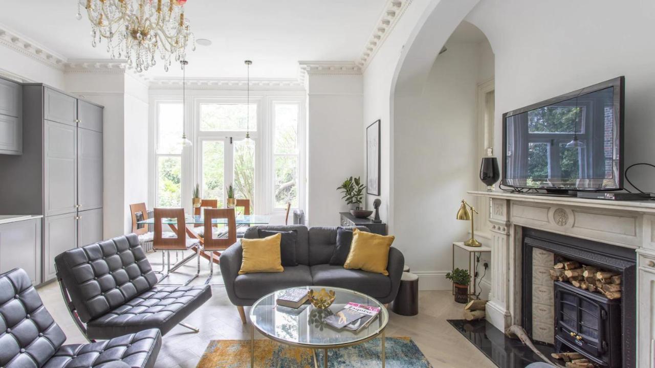 Stunning 4-bed In London-parking & Garden London