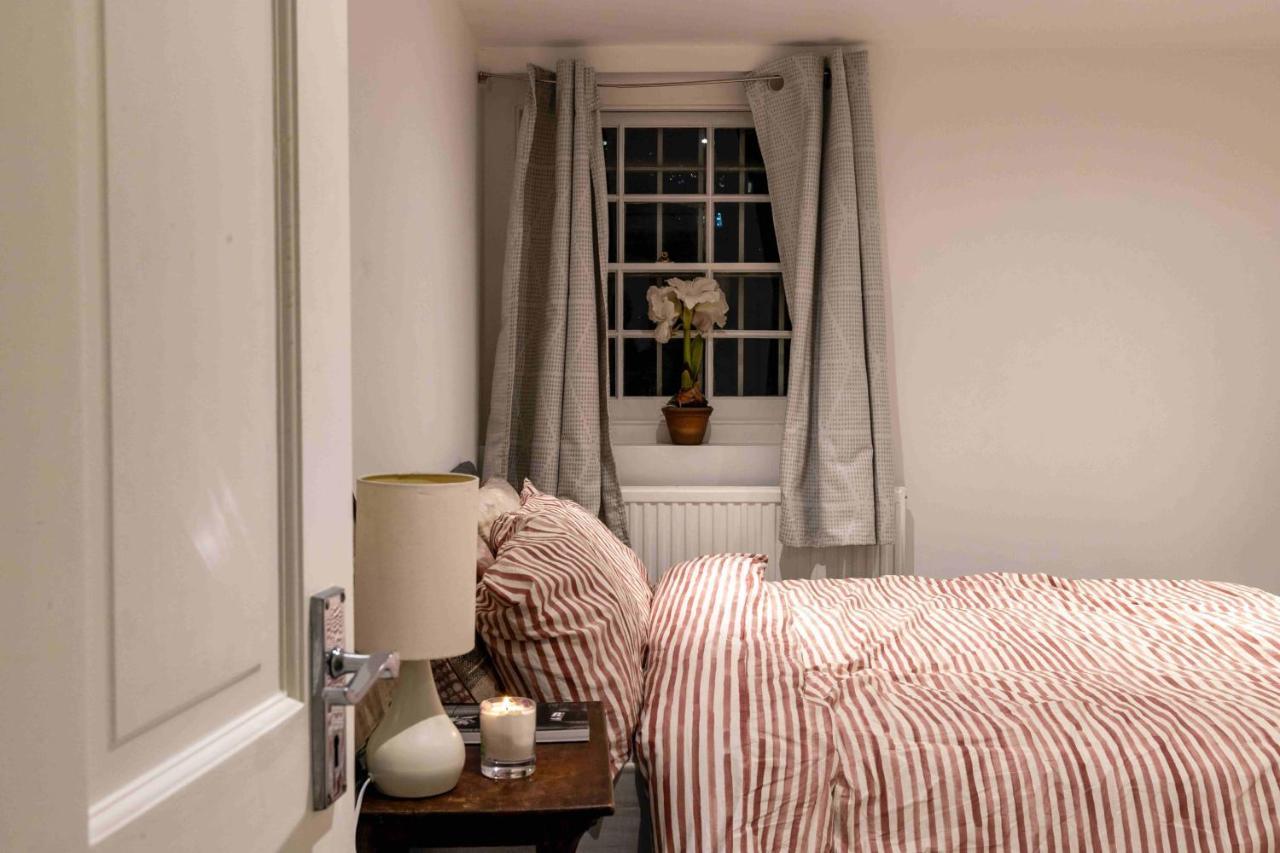 Homestay Vauxhall Shared House: Embassy Area Convenience London