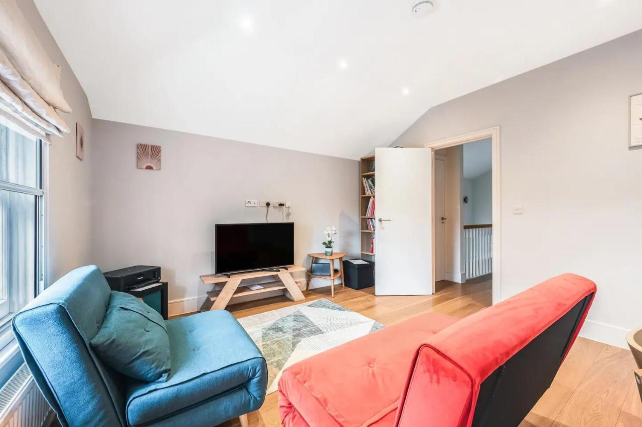 Pass The Keys Cosy Elegant Shepherds Bush Flat Apartment London