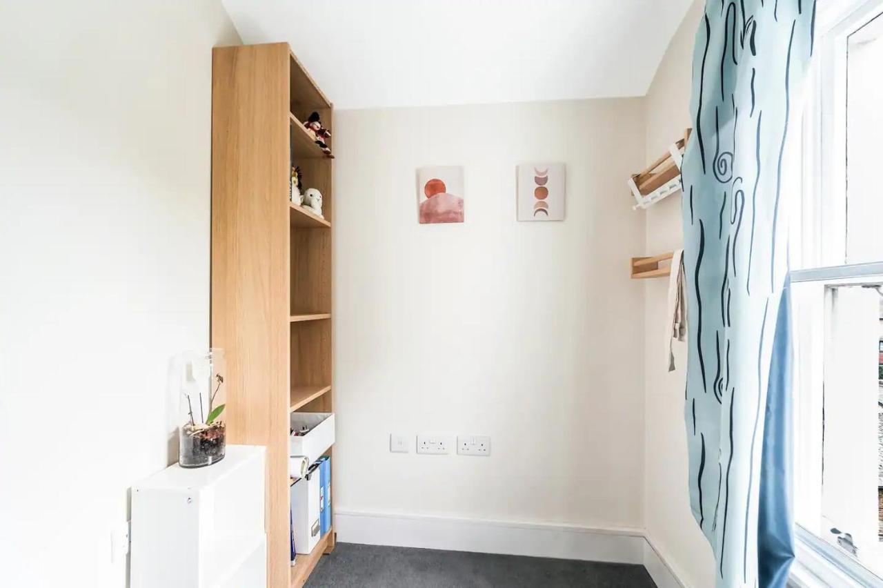 Apartment Pass The Keys Cosy Elegant Shepherds Bush Flat *